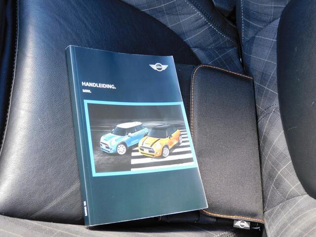 Mini COOPER Mini 1.5 TOPSTAAT! BLUETOOTH! PARKEERSENSOREN! CLIMA! LM VELGEN!