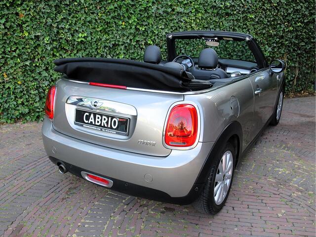 Mini COOPER Cabrio 1.5 Chili F57 met Leer, LED, A.Camera, Navi en 16"
