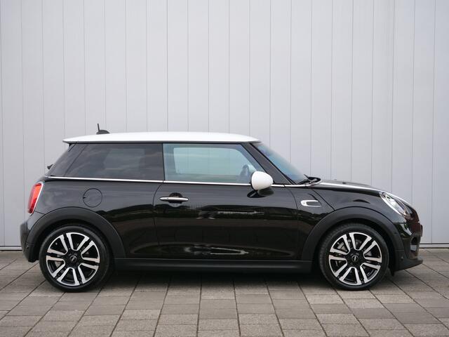 Mini COOPER Mini 1.5 136pk Chili Navigatie / Harman Kardon / 17 inch / Stoelverwarming