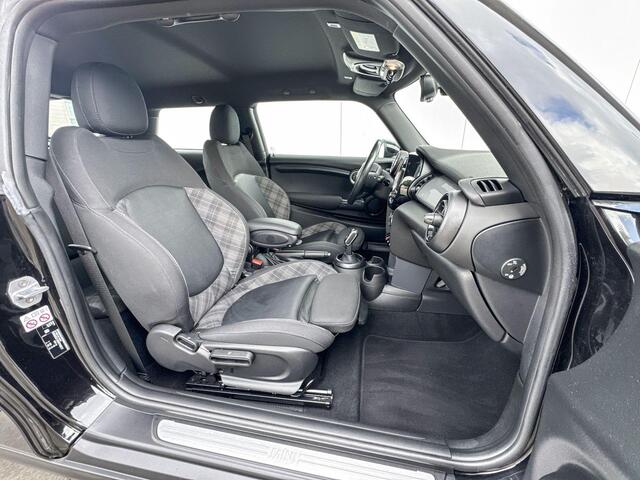 Mini COOPER 3-deurs Chili 16 Inch / Comfort Acces / Stoelverwarming / Navi / Led Koplampen / Apple Car Play