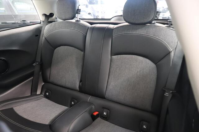 Mini COOPER Mini 1.5 Classic | Parkeersensor | Navigatie | Airco | AppleCarplay AndroidAuto | LED |