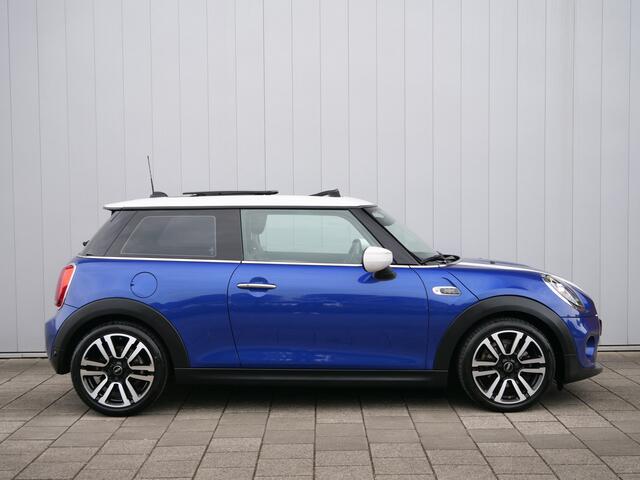 Mini COOPER Mini 1.5 60 Years Edition 136 Pk Automaat Navigatie / Camera / Pano-dak / Leer