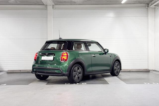 Mini COOPER 3-deurs Camden Edition | Achteruitrijcamera | Apple CarPlay | Stoelverwarming