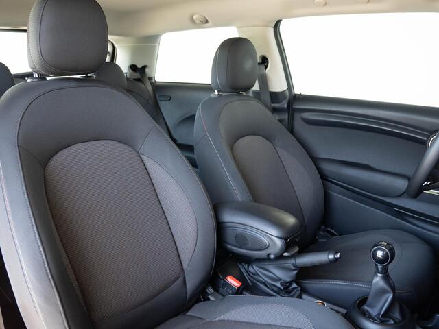 Mini COOPER 3-deurs Cruise Control + Stoelverwarming + Navigatie