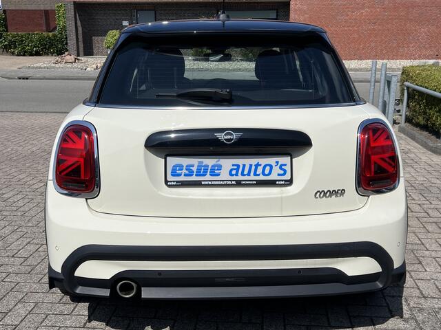 Mini COOPER Mini 1.5 5-Drs Automaat Classic Camera Sportstoelen Clima Stoelverwarming Lm Velgen Zwart Dak Led Koplampen Parkeersensoren All Season 1e Eigenaar BTW