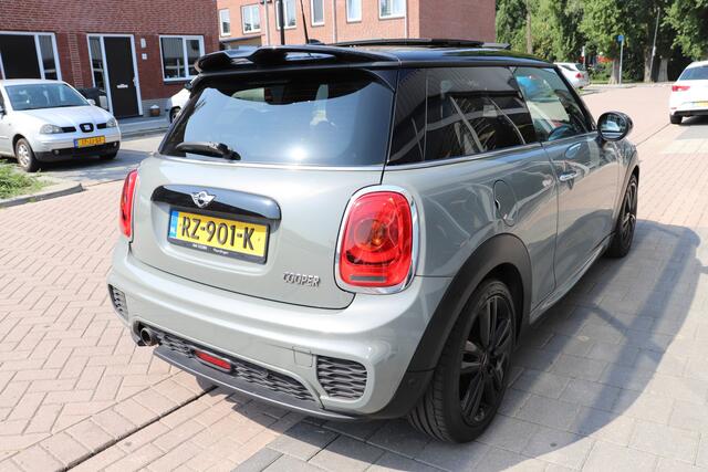 Mini COOPER Mini 1.5 Business automaat. John Cooper Works pakket, panorama dak.