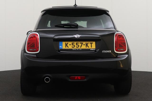 Mini COOPER Mini 1.5 Aut. Classic Pano-dak Climate Carplay 17'LMV