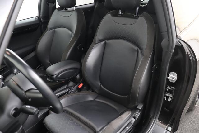 Mini COOPER Mini 1.5 Aut. Classic Pano-dak Climate Carplay 17'LMV