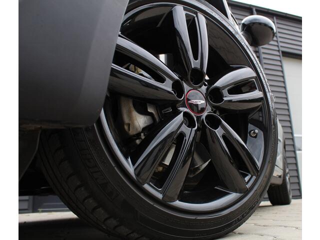 Mini COOPER Mini 1.5 Chili Serious Business | NAP | JCW pakket | LED | Navi