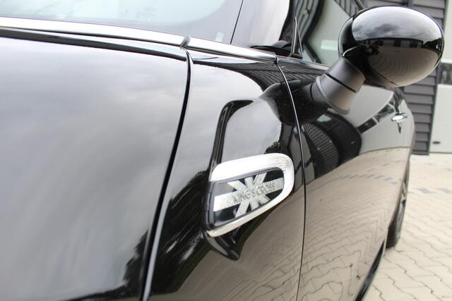 Mini COOPER Mini 1.5 Chili Serious Business | NAP | JCW pakket | LED | Navi