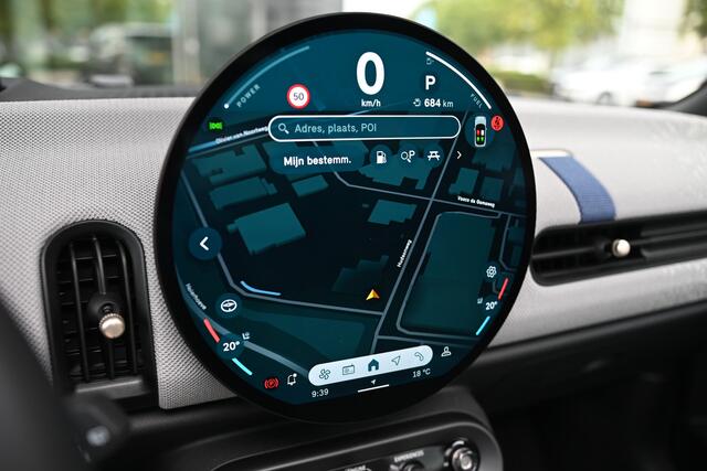 Mini COOPER Hatchback C Automaat / Favoured / Pakket M / 18 inch Night Flash Spoke 2-tone