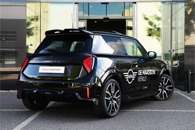 Mini COOPER Hatchback C Automaat / John Cooper Works / Pakket M / 18" JCW Lap Spoke 2-tone