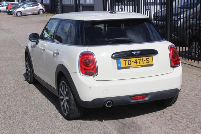 Mini COOPER Mini 1.5 5-deurs Chili, Navigatie