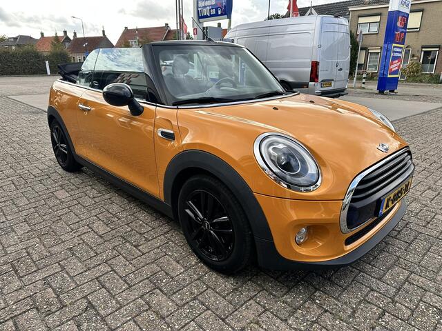Mini COOPER Mini Cabrio 1.5 Chili Business