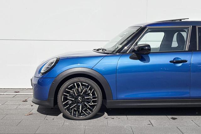 Mini COOPER 5-deurs C Favoured L