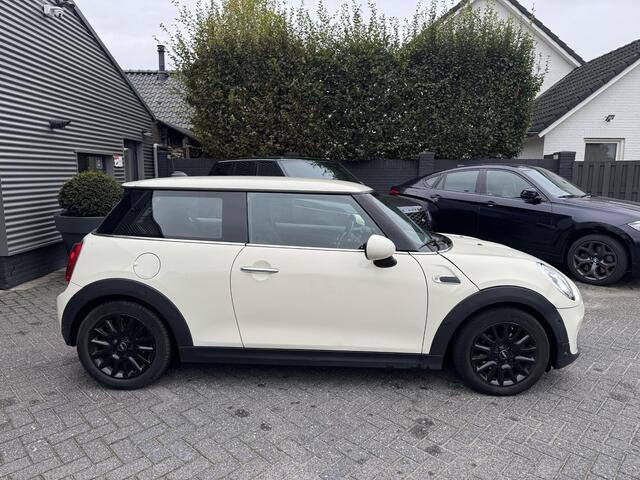 Mini COOPER Mini 1.5 Salt Business | Navigatie | Parkeersensoren | Lichtmetalen Velgen | Cruise Control |