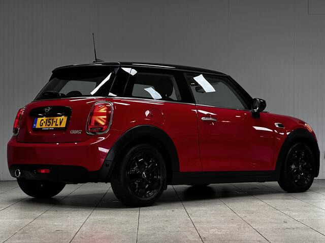 Mini COOPER Mini 1.5 Salt/ Dealer Onderhouden!/ Automaat!/ LED Koplampen/ Keyless/ Clima/ Navi/ Cruise/ Bluetooth/ Multi.LEDER.Stuur/ Elek.Pakket/ Isofix/ PDC Achter.