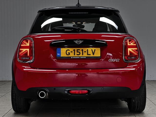 Mini COOPER Mini 1.5 Salt/ Dealer Onderhouden!/ Automaat!/ LED Koplampen/ Keyless/ Clima/ Navi/ Cruise/ Bluetooth/ Multi.LEDER.Stuur/ Elek.Pakket/ Isofix/ PDC Achter.