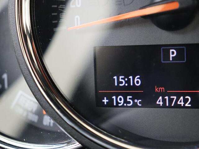 Mini COOPER Mini 1.5 Chili Business | Automaat | Clima | Navigatie | Parkeerhulp |