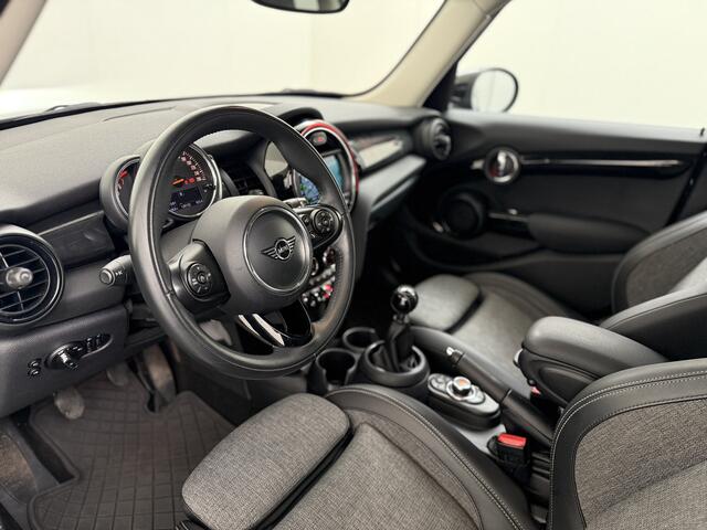 Mini COOPER Mini 1.5T 136PK Chili Navi Park-Assist Pdc-a+v WiFi-vb. Connected-Navi 1/2 Leer -Sport stoelen+Verwarmd Cruise Control LED-v+a Dual-Ecc Voorruitverwarming Sport-Green-Modus Stoelverwarming 17"Lmv DAB Chroomline
