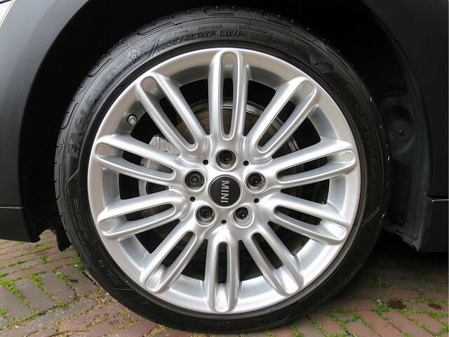 Mini COOPER 1.5 Classic F56 LCI2 automaat met LED, Apple Carplay, DAB, Navi en 17"