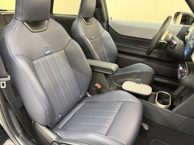 Mini COOPER Mini 1.5 Favoured L, 157Pk, 2024, Panoramadak, Volledig leder, 360* camera, Harman kardon, Stoel/stuurverwarming, Cruise control, 18" Lichtmetalen velgen