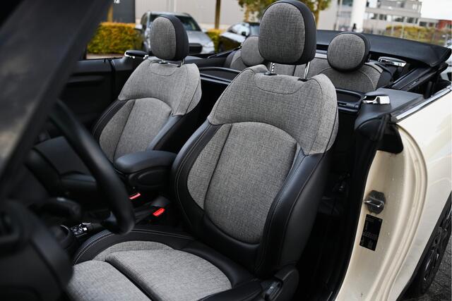Mini COOPER Cabrio Automaat / Comfort Access / LED / Stoelverwarming / Comfortstoelen / Aircondtitioning / Cruise Control / PDC