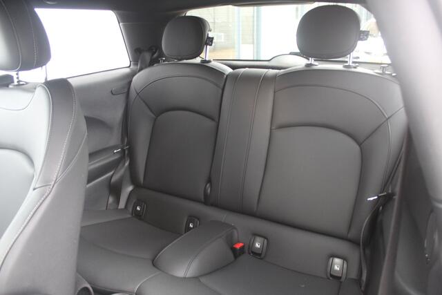 Mini COOPER Mini 1.5 Camden Go Edition Stoelverwarming l Apple carplay/ Android auto l Cruise control l Sfeerverlichting VDL auto