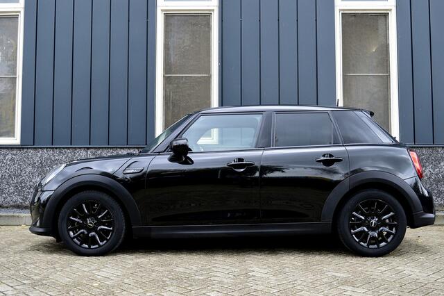 Mini COOPER Mini 1.5 Camden Go Edition Rijklaarprijs-Garantie Sport Interieur Led Camera Navigatie Apple-carplay