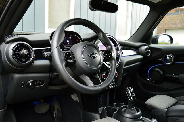 Mini COOPER Mini 1.5 Camden Go Edition Rijklaarprijs-Garantie Sport Interieur Led Camera Navigatie Apple-carplay