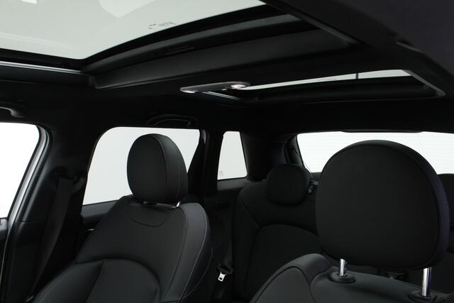 Mini COOPER 5-deurs Camden Edition | Premium Plus | Panoramadak | Stoel + stuurwielverwarming | Piano Black exterieur | Extra getint glas