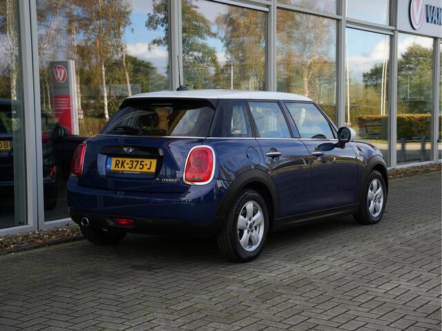 Mini COOPER Mini 1.5 Automaat Business | Navigatie | Climate Control | Regen+Licht Sensor