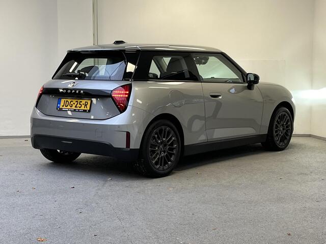 Mini COOPER Mini E Essential 40.7 kWh | CAMERA | CARPLAY | NIEUW |