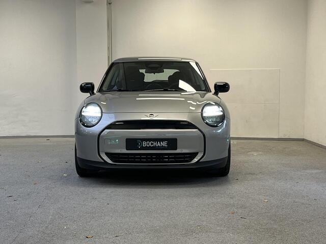 Mini COOPER Mini E Essential 40.7 kWh | CAMERA | CARPLAY | NIEUW |