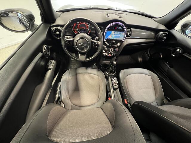 Mini COOPER Mini 1.5 Essential | Navigatie/Android/Apple Carplay | LM Velgen 17" | Elektrisch Panoramadak