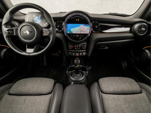 Mini COOPER Mini 1.5 Camden Sport Automaat (PANORAMADAK, VIRTUAL COCKPIT, DEALER ONDERHOUDEN, APPLE CARPLAY, GROOT NAVI, CAMERA, LEDER, SFEERVERLICHTING, SPORTSTOELEN, GETINT GLAS, LED KOPLAMPEN, ZWART HEMEL, NIEUWSTAAT)