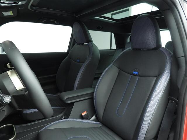 Mini COOPER 3-deurs C Sportstoelen / Panoramadak / Getint glas / Head-up / Harman Kardon / Alu wielen 17 inch