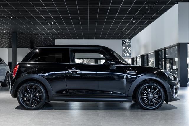Mini COOPER 1.5 Business BLACK NL auto|Cruise|New service|LM velgen