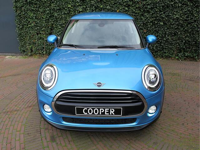 Mini COOPER 1.5 One Pepper F56 LCI met LED, Park ass., Clima, BT en 16"