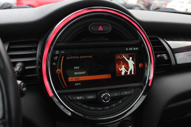 Mini COOPER Mini Cabrio 1.5 / JCW Package / Leder / CarPlay / 18'' / Keyless / Navigatie / Stoelverwarming / Windscherm / Cruise Control