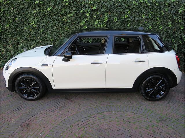 Mini COOPER 1.5 One Business Ed. F55 5-drs met Airco, Cruise, Apple CarPlay en 16"