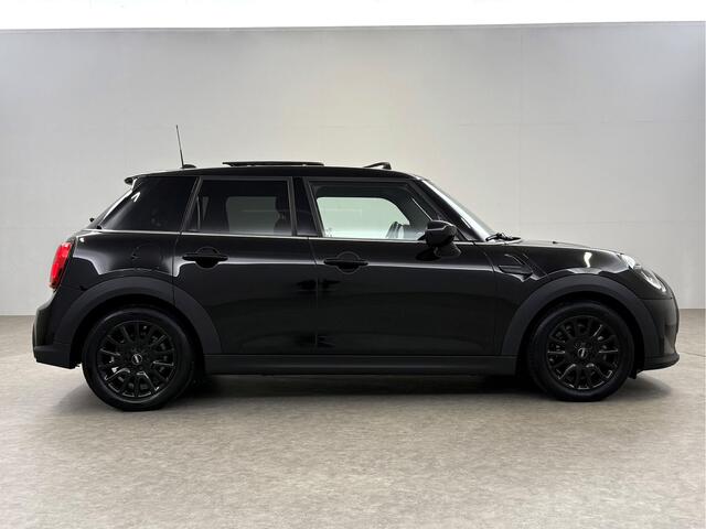 Mini COOPER 1.5 Cooper Business Edition | Pano | Sfeerverl. | Carplay | Cruise | Parkeersens. | Navi | NAP