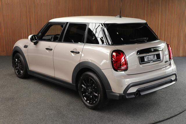 Mini COOPER Mini 1.5 Navi Leer Camera PDC Carplay Keyless LM velgen Zwarte binnenhemel Stoelverwarming Sportstoelen LED BTW auto!