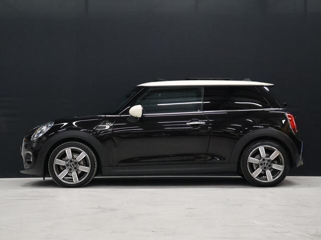 Mini COOPER Mini 1.5 60 Years Edition JCW [APPLE CARPLAY, HARMAN KARDON, PANORAMA DAK, HEAD UP DISPLAY, STOELVERWARMING, NIEUWSTAAT]