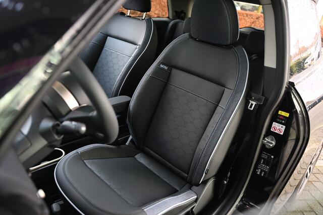 Mini COOPER Hatchback E / Classic / Pakket L / 17" Parallel Spoke 2-tone