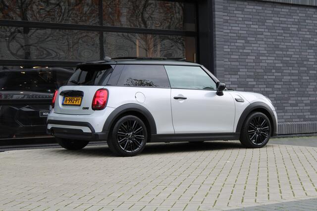 Mini COOPER Mini 1.5 Camden Plus Edition | NAP | PANO | HUD | H&K | CAMERA | CARPLAY | STOELVERW |