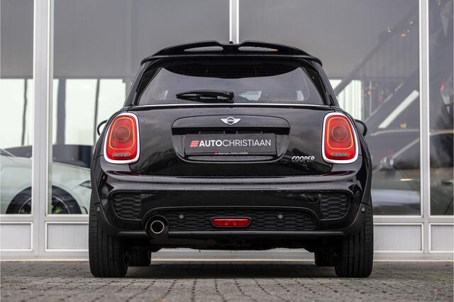Mini COOPER Mini 1.5 Chili Serious Business JCW | LED | NL Auto | Cruise