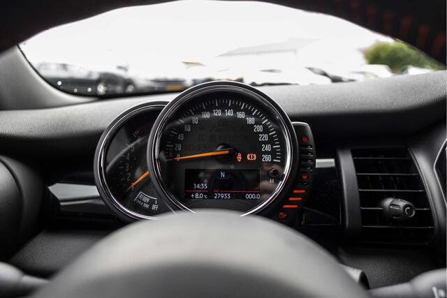 Mini COOPER Mini 1.5 Chili Serious Business JCW | LED | NL Auto | Cruise