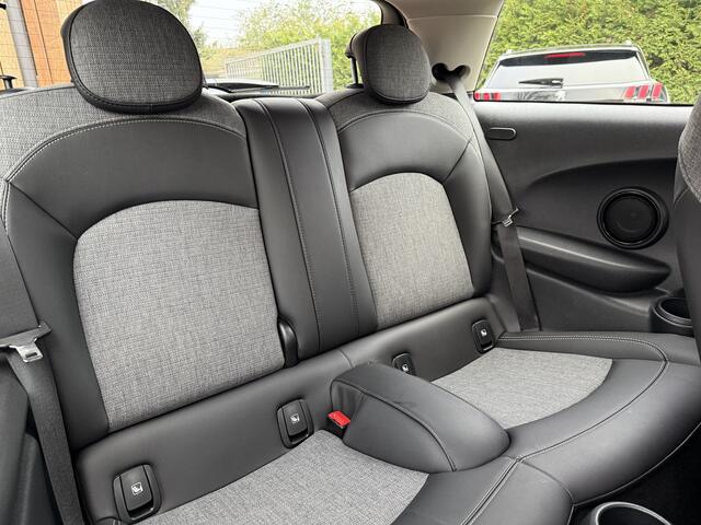 Mini COOPER Mini 1.5 Camden Aut., Navi | Clima | CarPlay