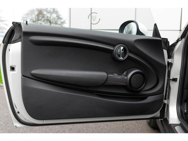 Mini COOPER Mini 1.5 Serious Business Automaat Keyless|Gr-Navi|LED|NL-auto|CC|Volledige historie